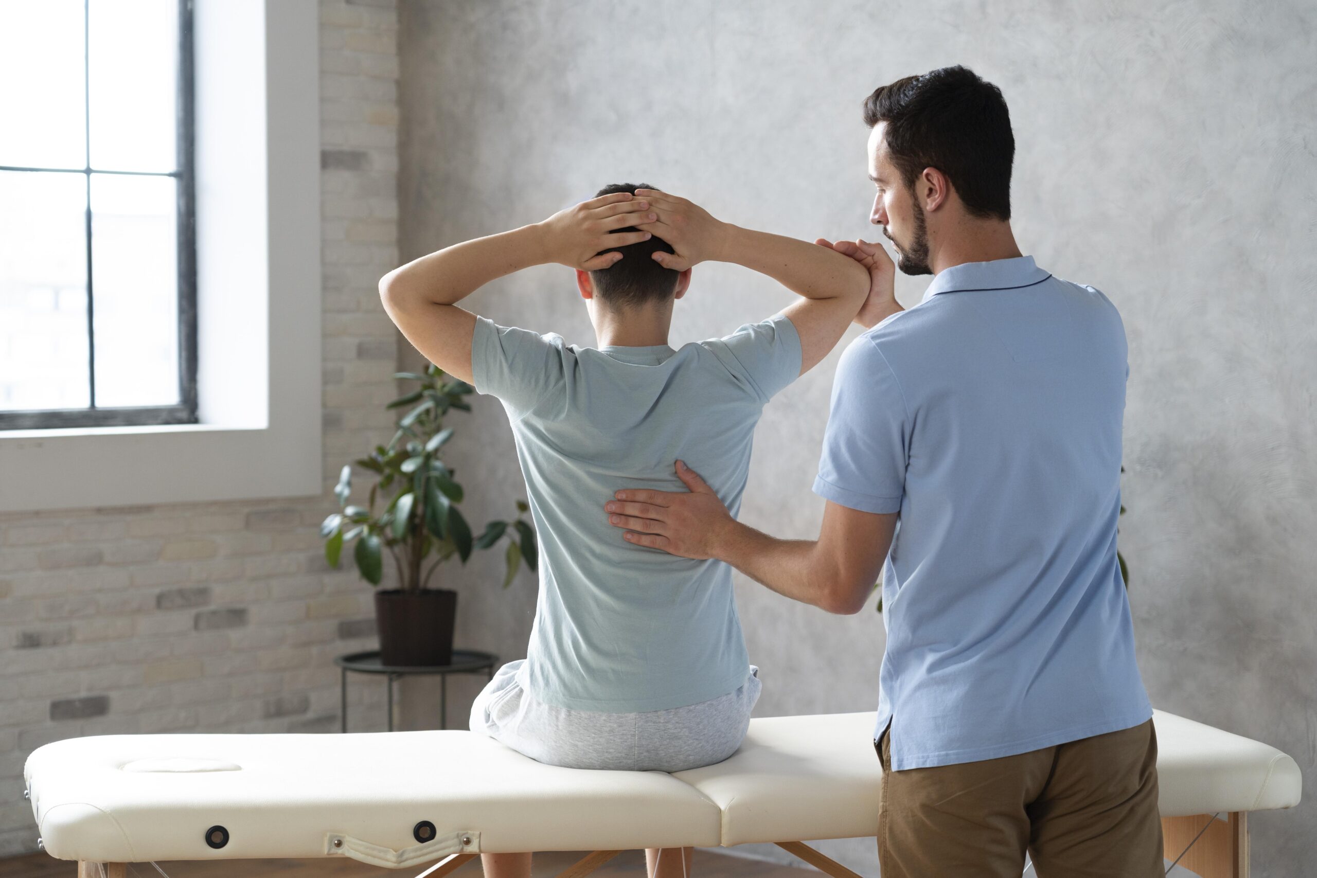 Chiropractic treatment for upper back pain